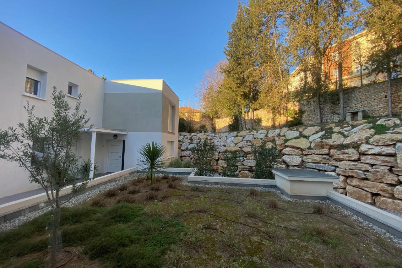 Roche Blanche - Terrasse Et Parking Apartment Nimes Bagian luar foto